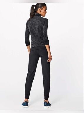 Lululemon Rest Less 1/2 Zip Pullover – Size 6